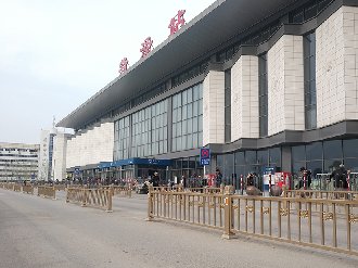 山東菏澤高鐵站片區安裝天星金色